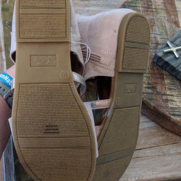 Justice zip up gladiator sandals - Picture 3 of 7